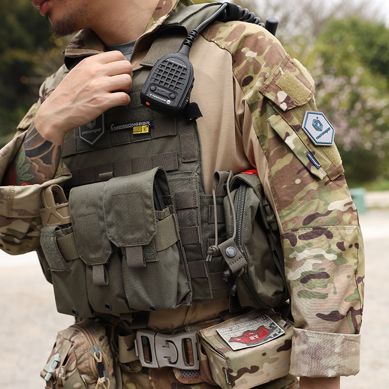 Plate carrier detail for a sourcing guide